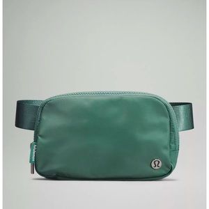 Lululemon Everywhere Belt Bag